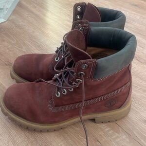 Timberland boots in Burgundy